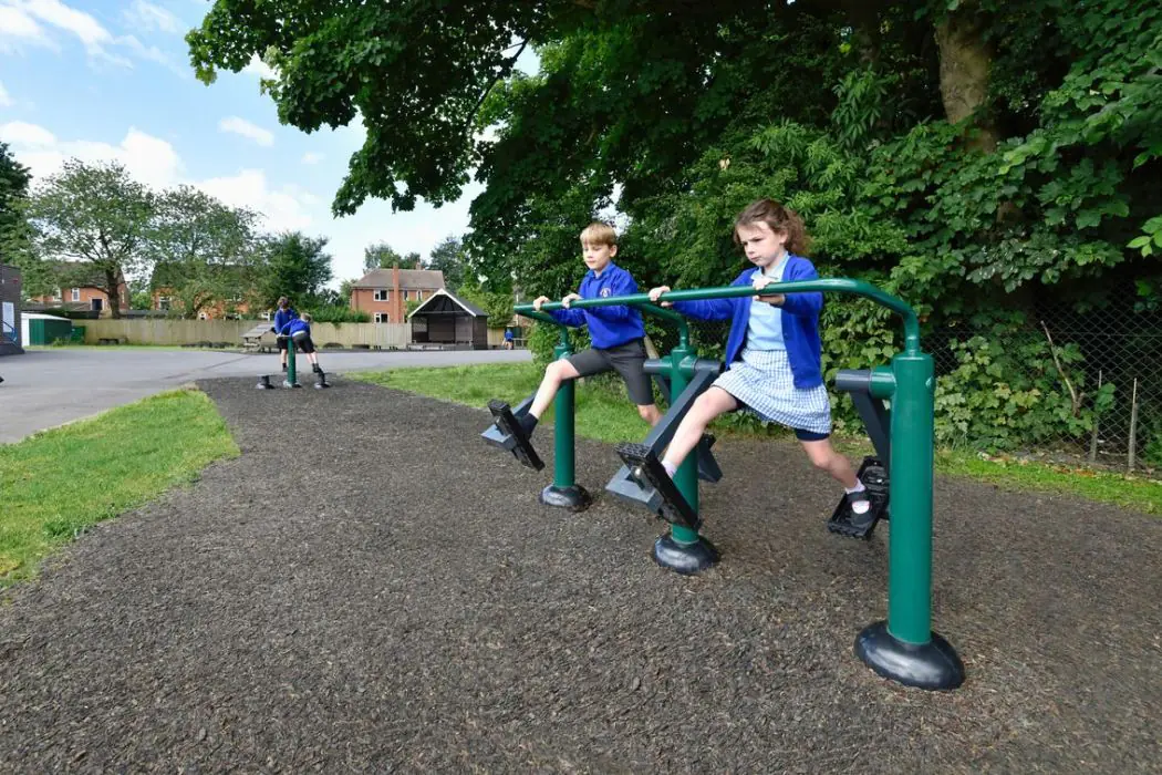 Efficient Installation of Children's Outdoor Gym Equipment | Loughborough