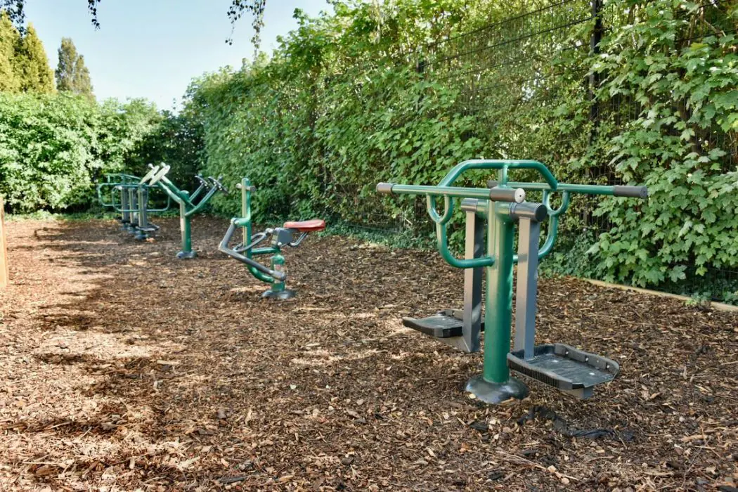 Safe Outdoor Fitness Equipment for PE and Break Times | Worksop